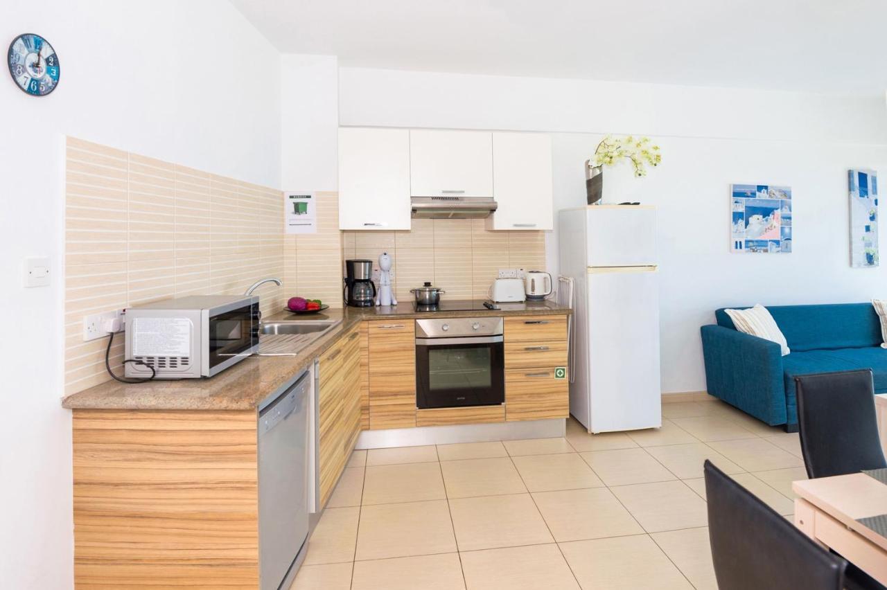Gabriela - Coralli Beachfront Apartment Protaras Exteriér fotografie