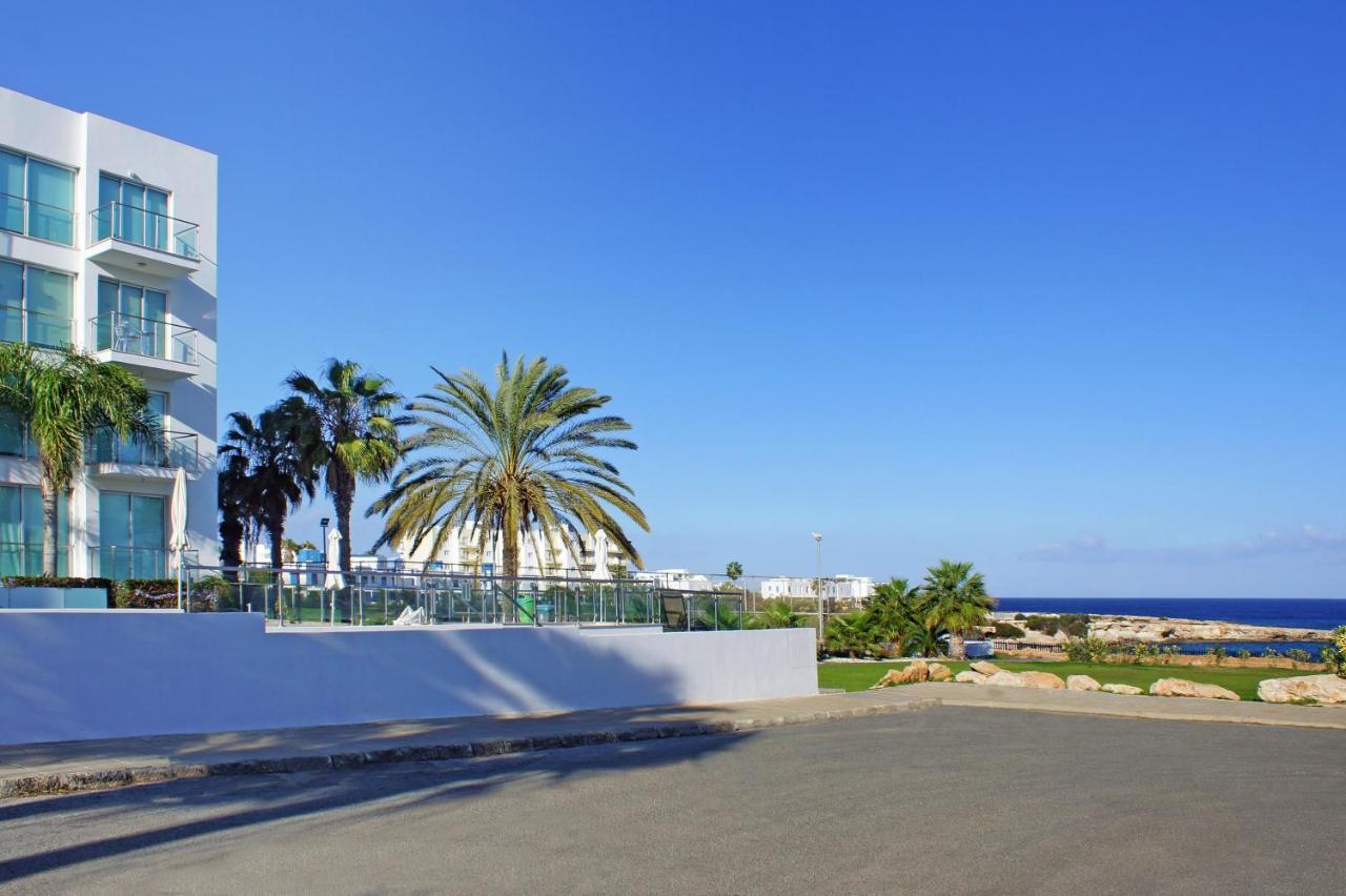 Gabriela - Coralli Beachfront Apartment Protaras Exteriér fotografie