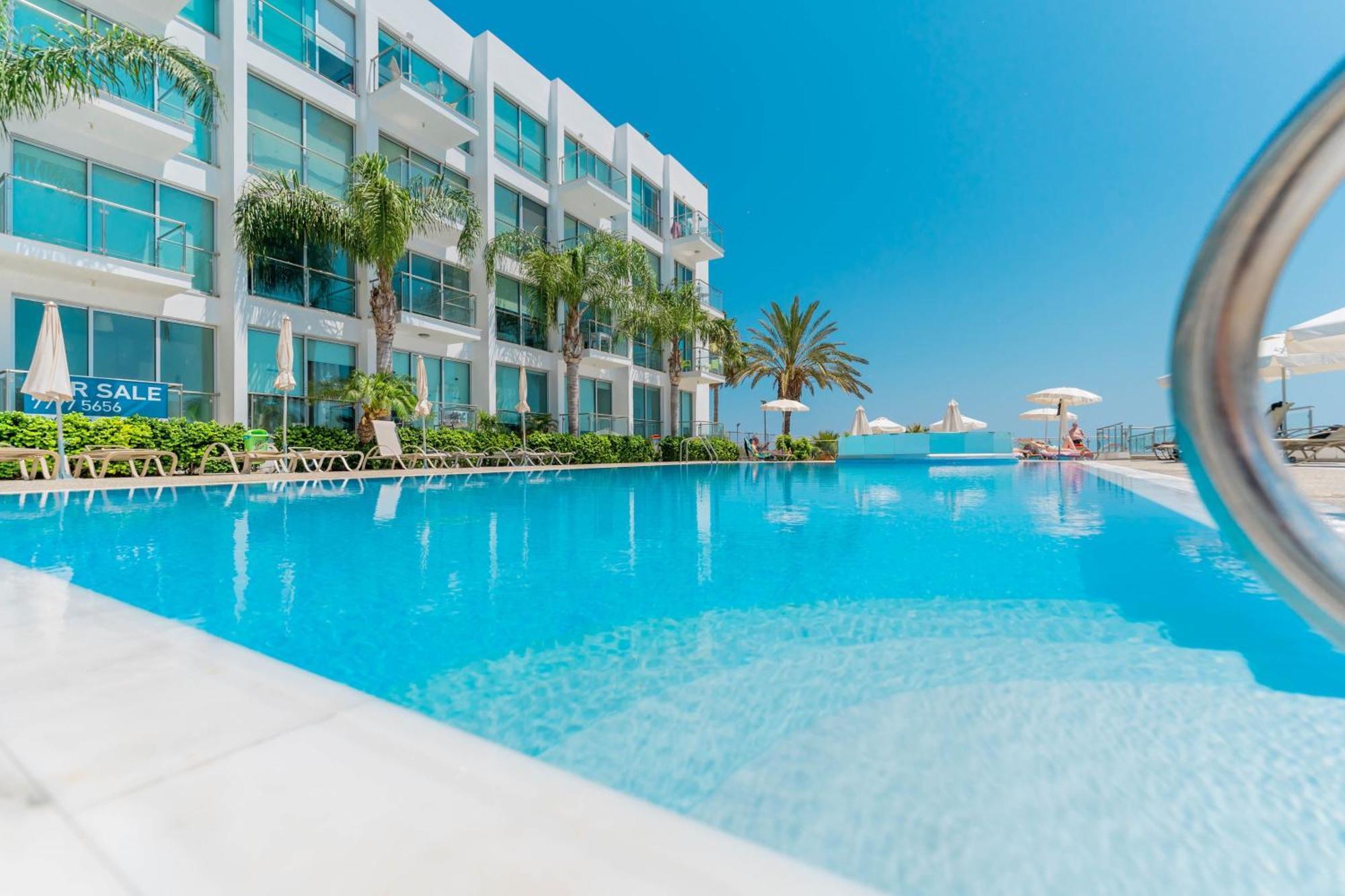 Gabriela - Coralli Beachfront Apartment Protaras Exteriér fotografie