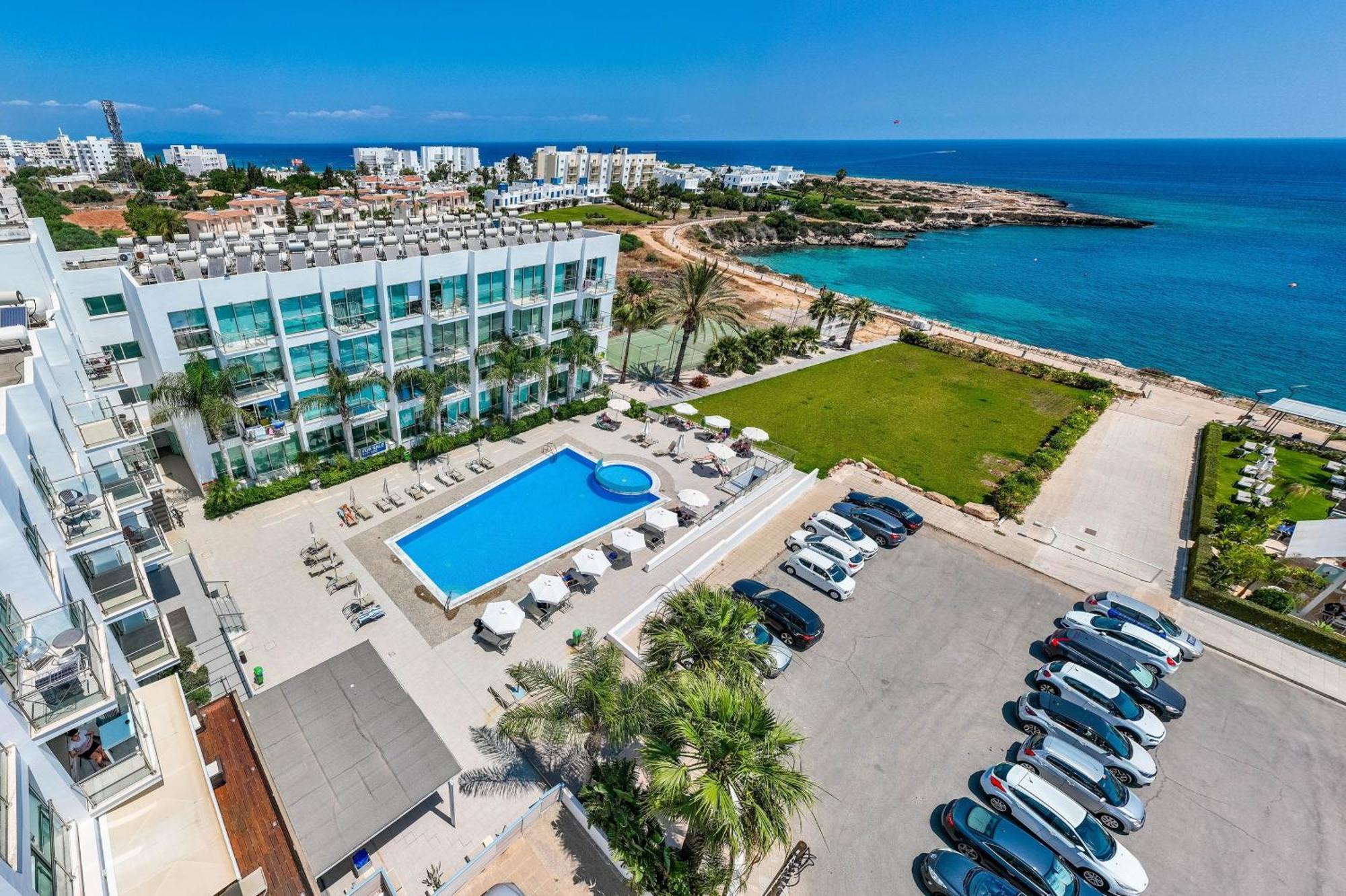 Gabriela - Coralli Beachfront Apartment Protaras Exteriér fotografie